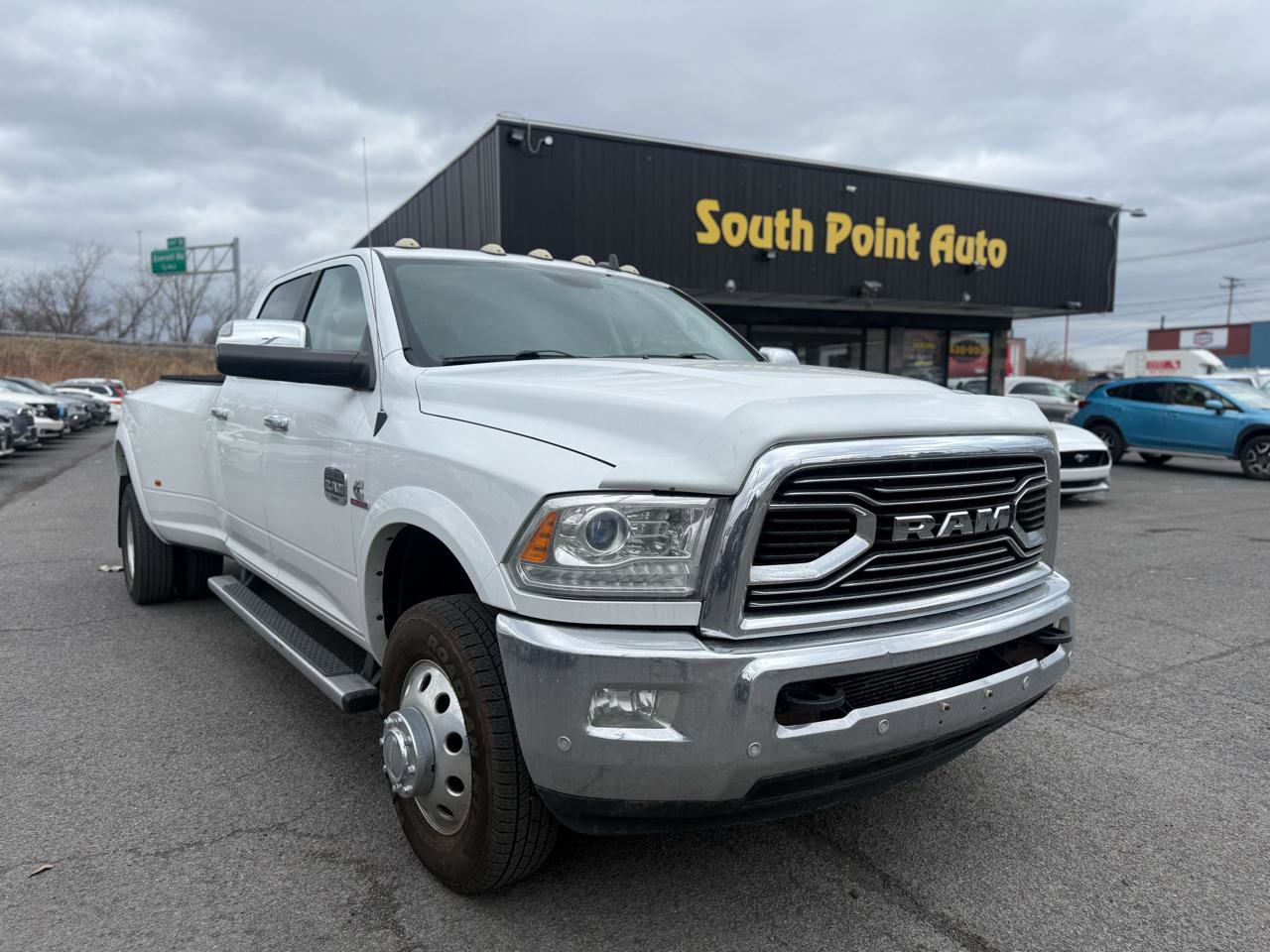 Used 2018 RAM 3500 Laramie Longhorn image 43