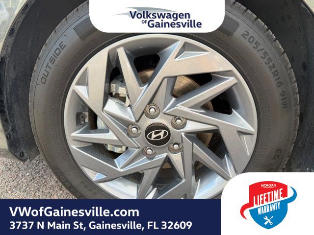 Used 2024 Hyundai Elantra SEL image 28