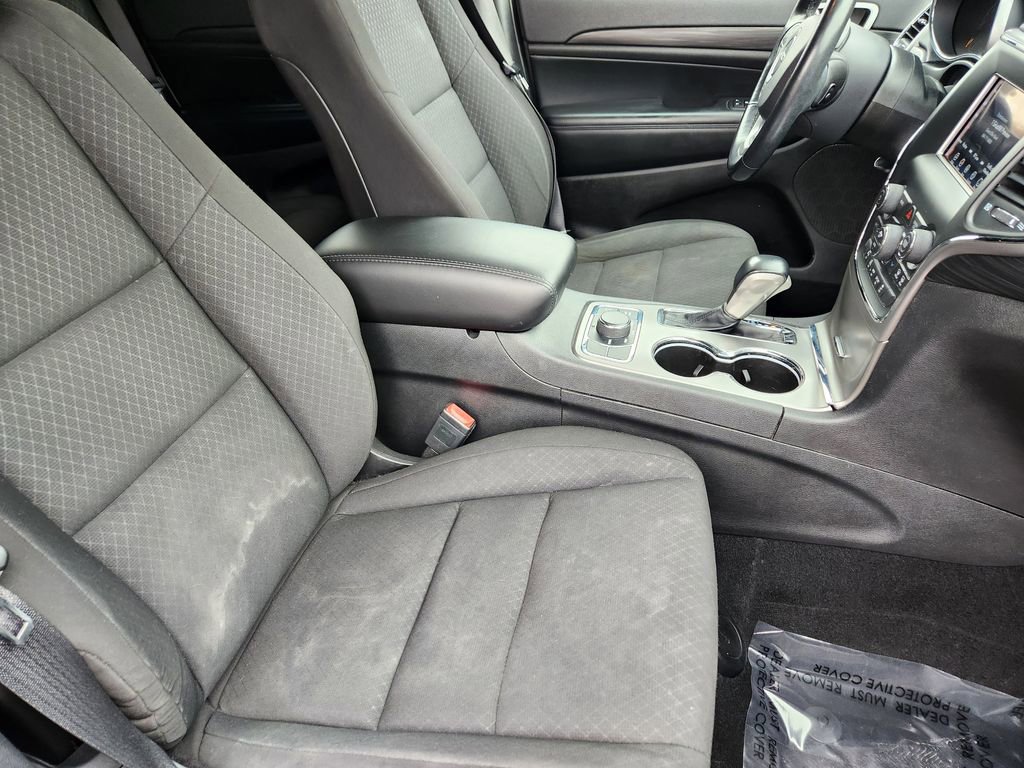 Used 2021 Jeep Grand Cherokee Laredo image 5