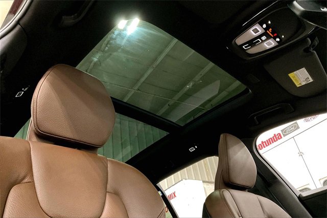 Certified 2025 Volvo V60 B5 Cross Country Plus image 23