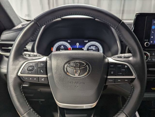 Used 2025 Toyota Highlander XSE image 23