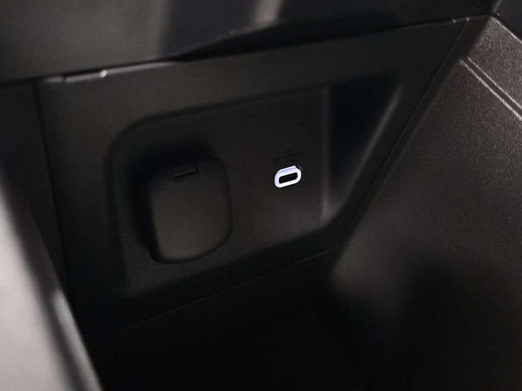New 2026 Toyota RAV4 LE AWD/4WD image 28