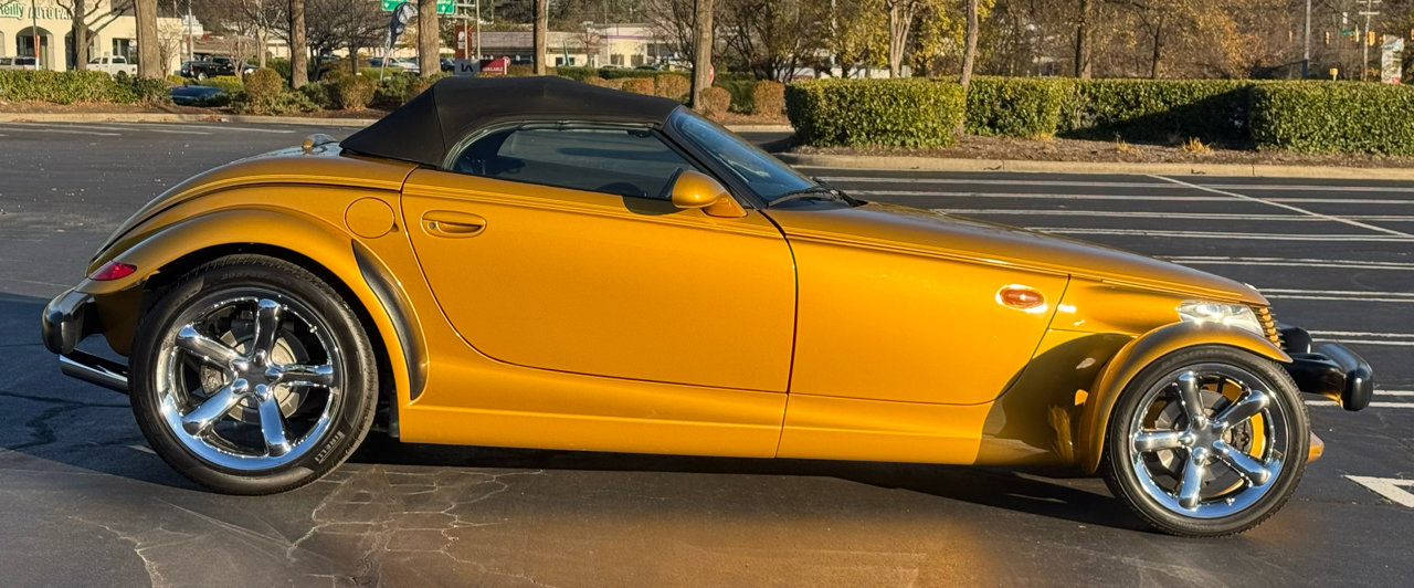 Used 2002 Chrysler Prowler image 5