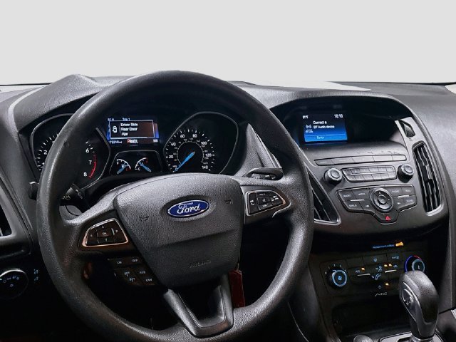 Used 2018 Ford Focus SE FWD image 16