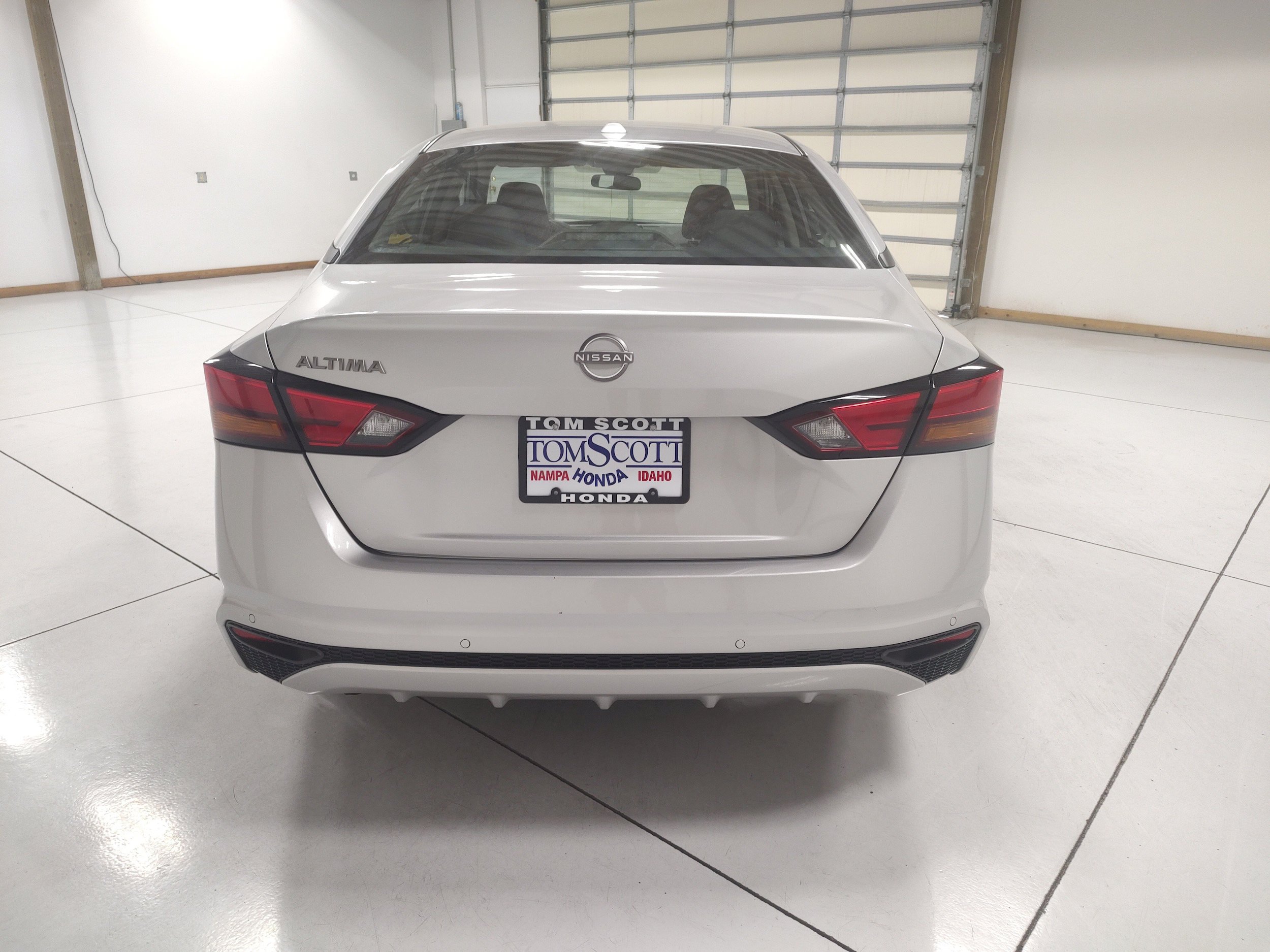 Used 2025 Nissan Altima 2.5 SV FWD image 10