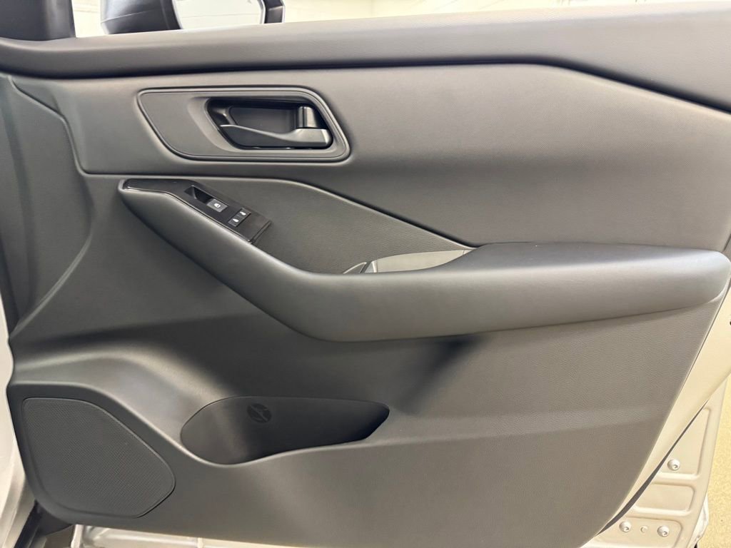 Certified 2025 Nissan Rogue S AWD/4WD image 24