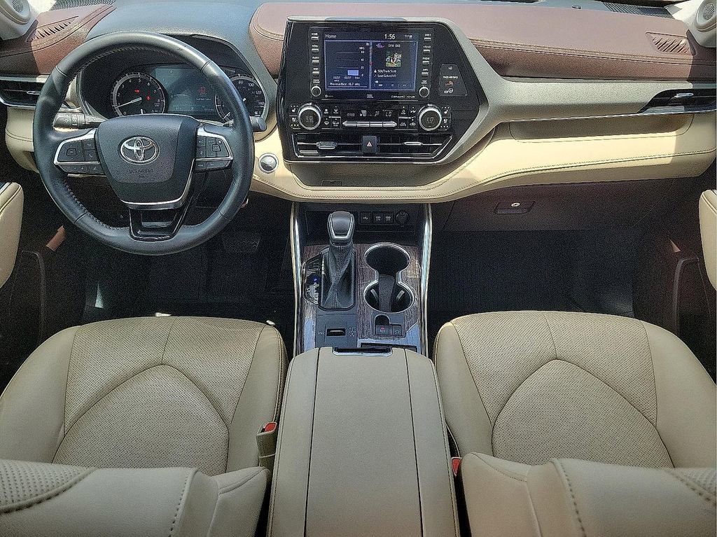 Used 2021 Toyota Highlander Limited FWD image 11