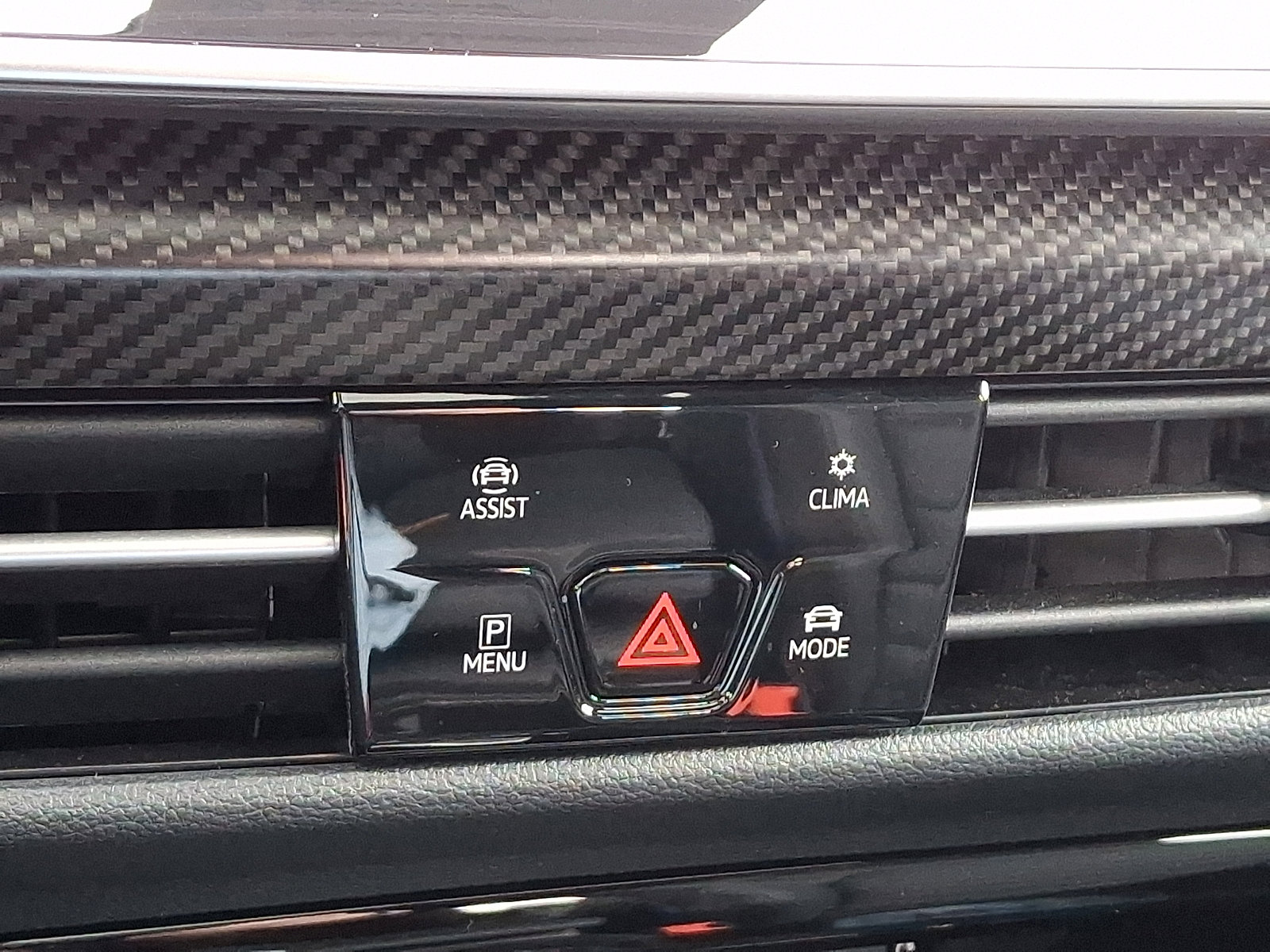 Used 2025 Volkswagen Golf R Black Edition image 16