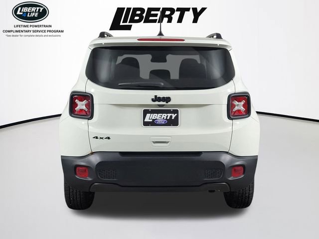 Used 2023 Jeep Renegade Latitude w/ Sun/Sound Group AWD/4WD image 4
