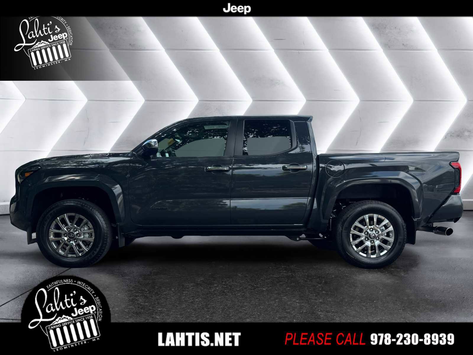 Used 2025 Toyota Tacoma Limited image 3