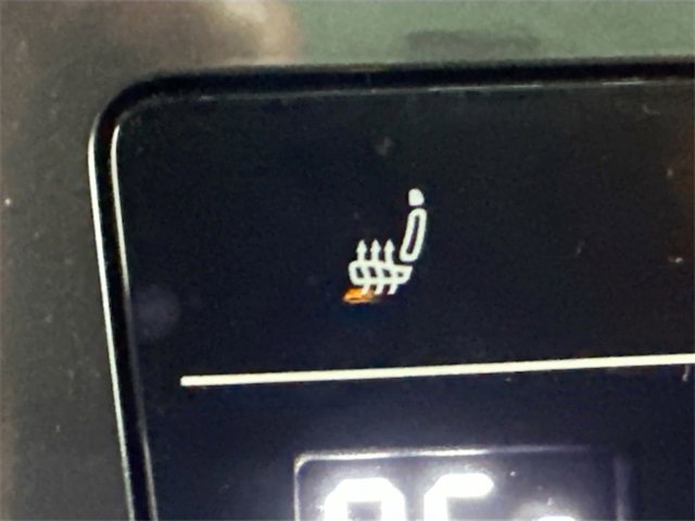 Used 2022 Volkswagen Tiguan SE R-Line image 18