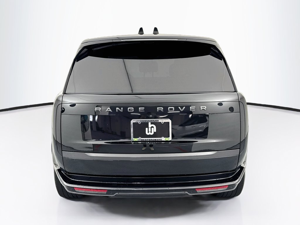 Used 2025 Land Rover Range Rover SE AWD/4WD image 6