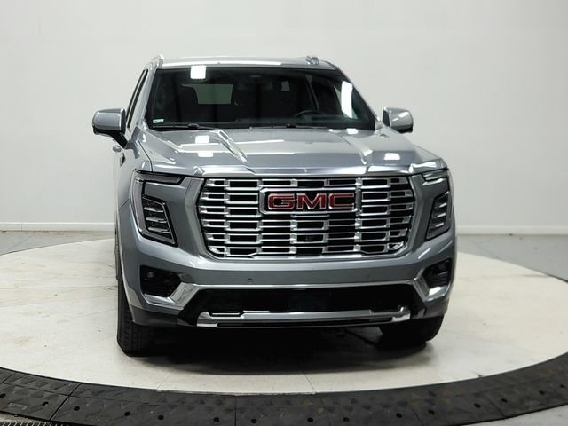 Used 2025 GMC Yukon Denali RWD image 3