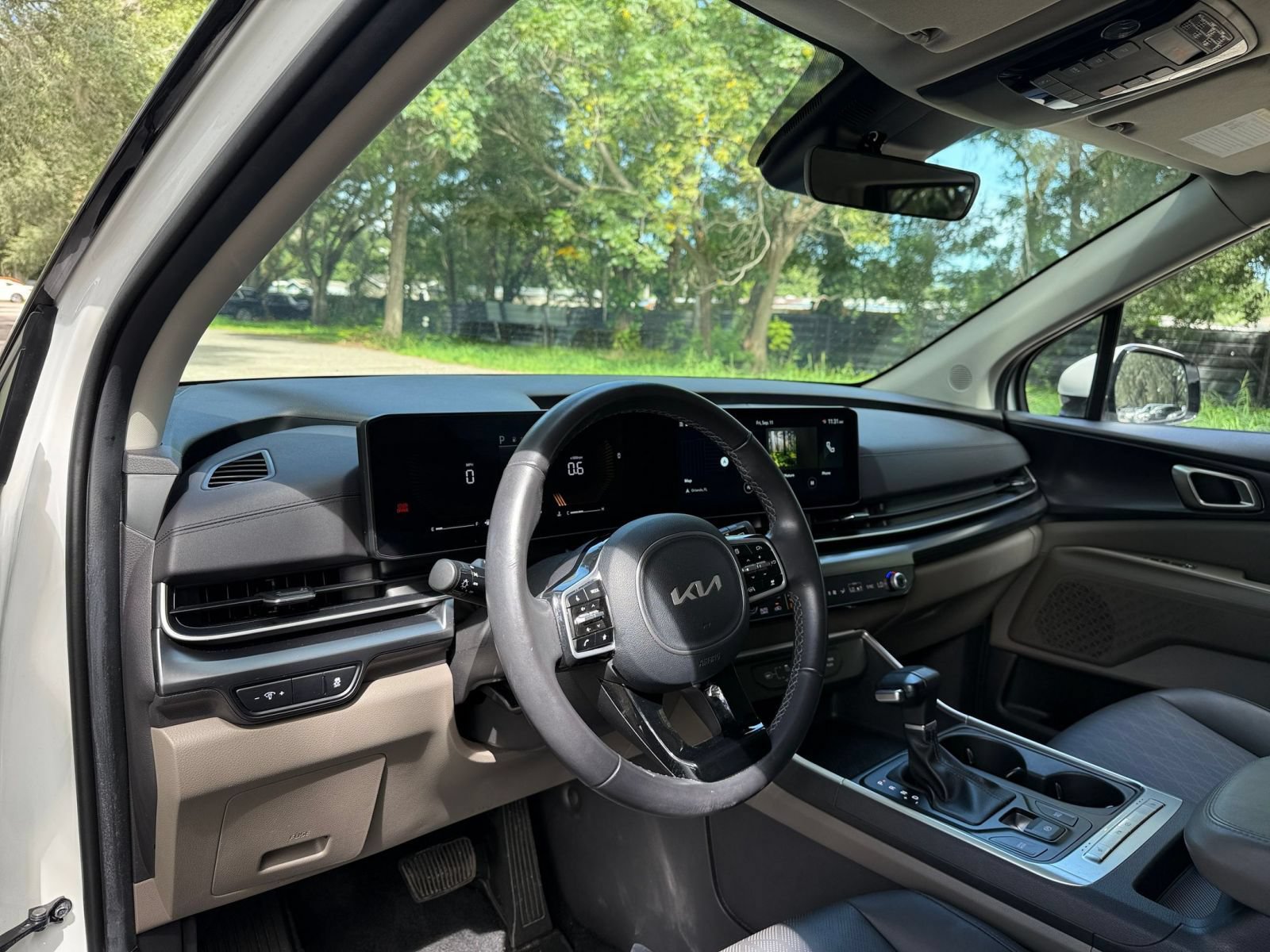 Used 2026 Kia Carnival FWD image 34