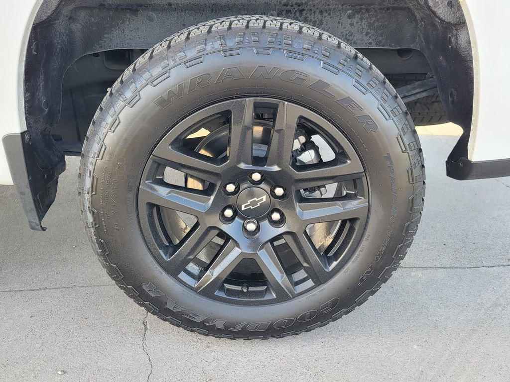 Certified 2025 Chevrolet Silverado 1500 LT w/ Safety Package image 30