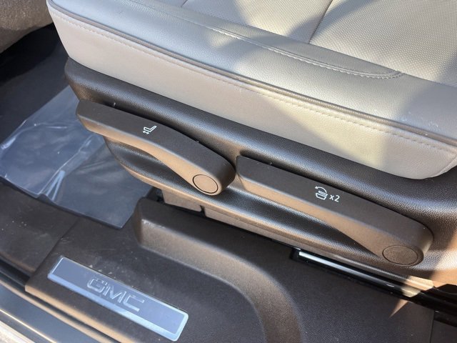 Used 2021 GMC Yukon SLT w/ SLT Premium Package image 42