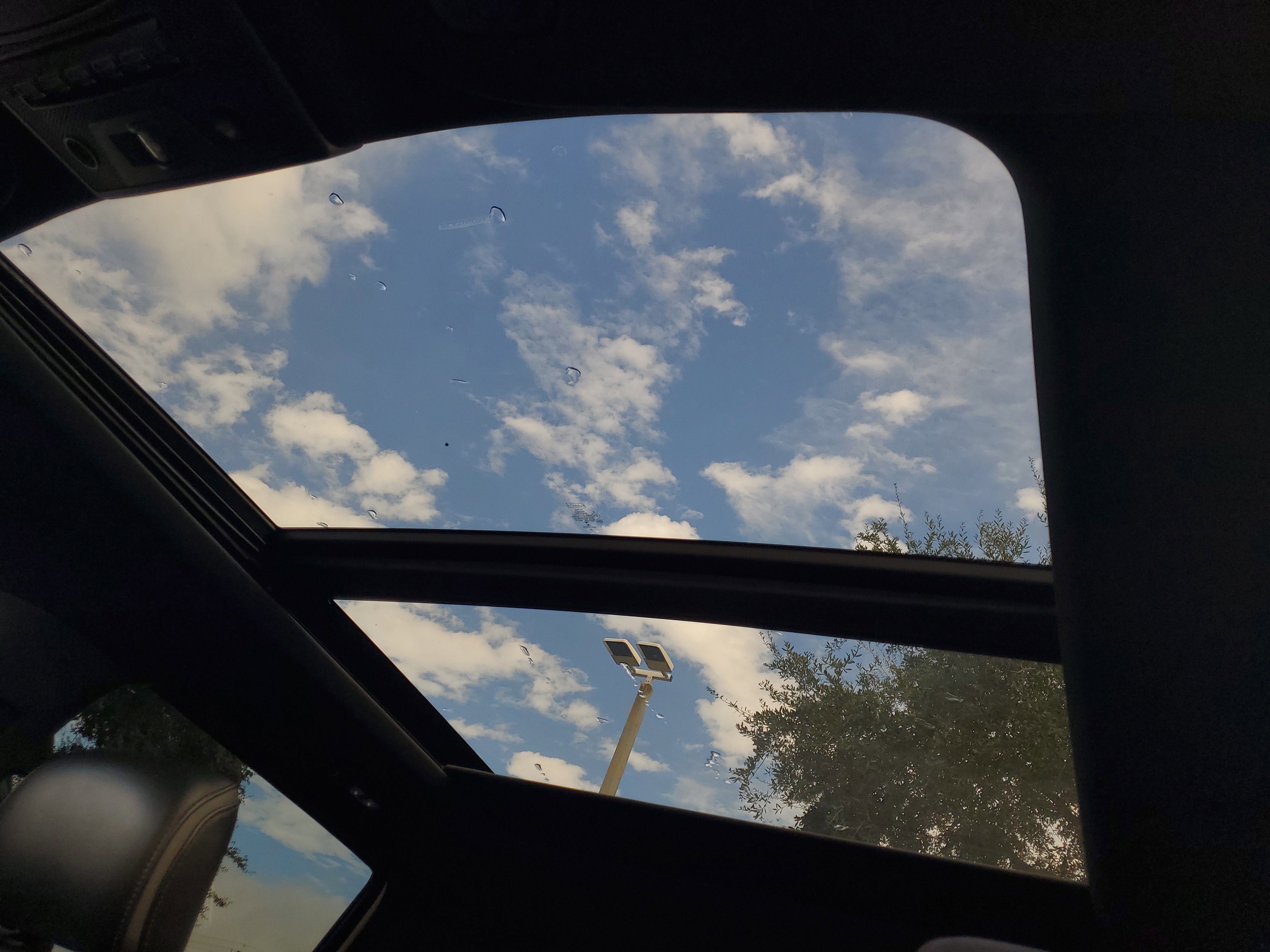 Used 2022 Ford F250 Platinum w/ Tremor Off-Road Package image 27