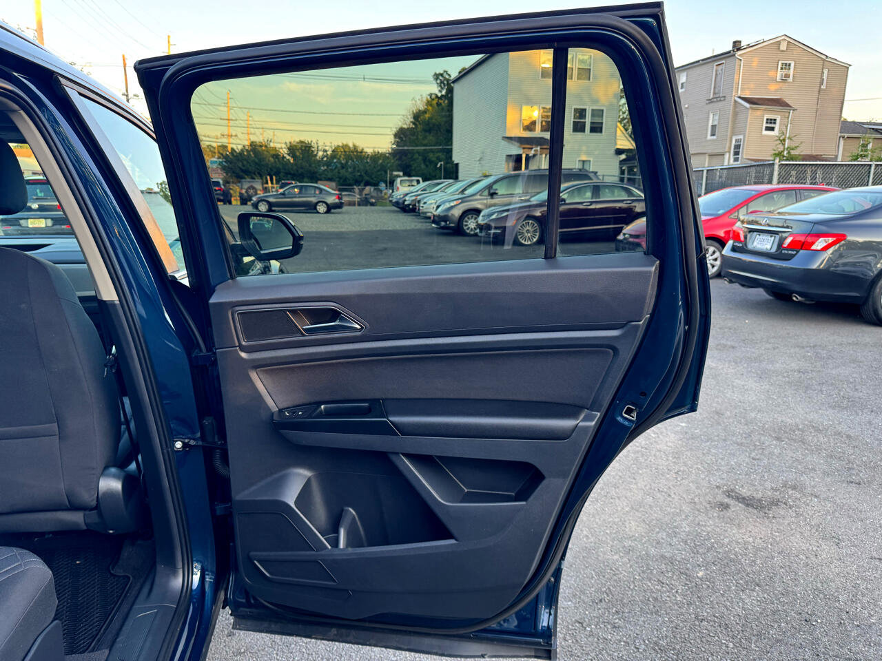 Used 2019 Volkswagen Atlas S w/ Towing Package image 21