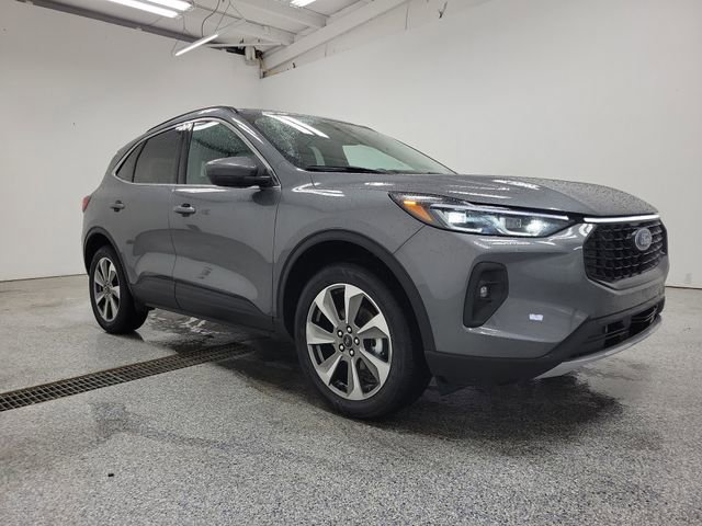 Certified 2025 Ford Escape Platinum AWD/4WD image 2