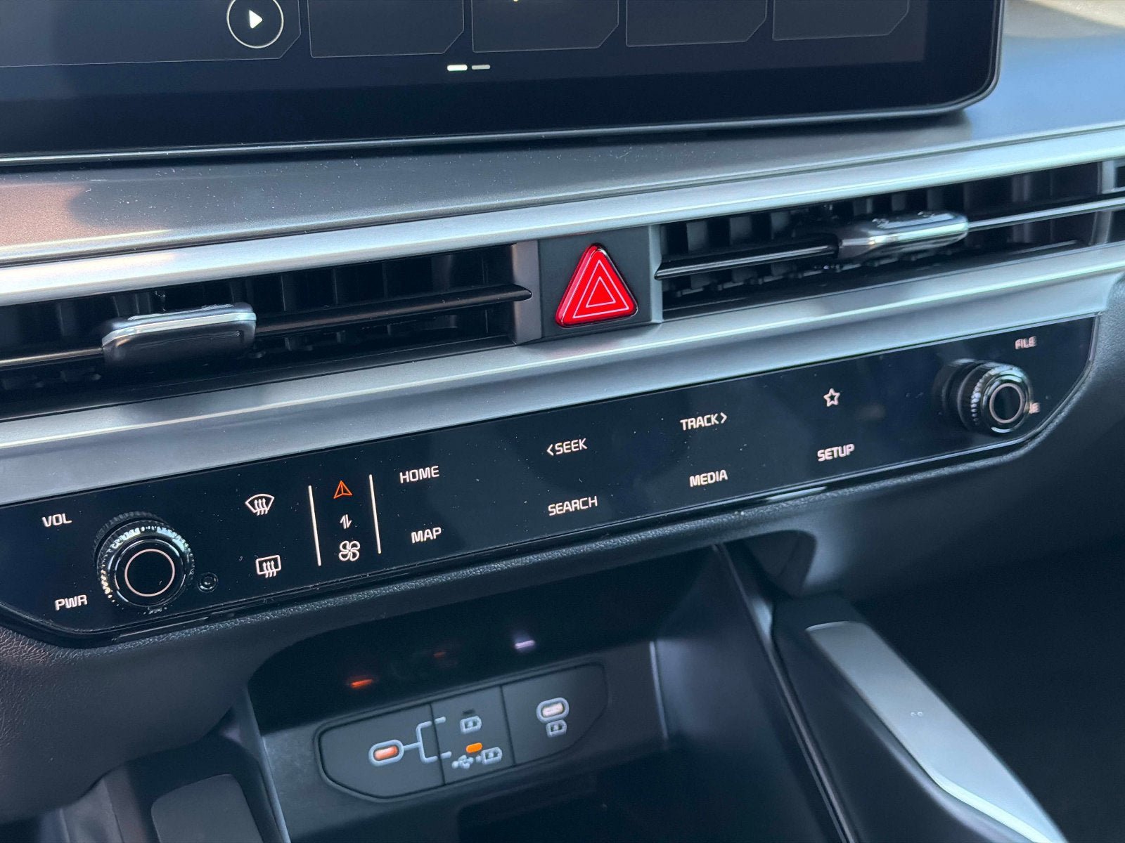 New 2026 Kia Sorento LX FWD image 22