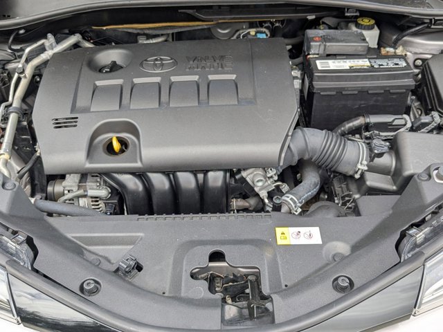 Used 2019 Toyota C-HR LE image 21