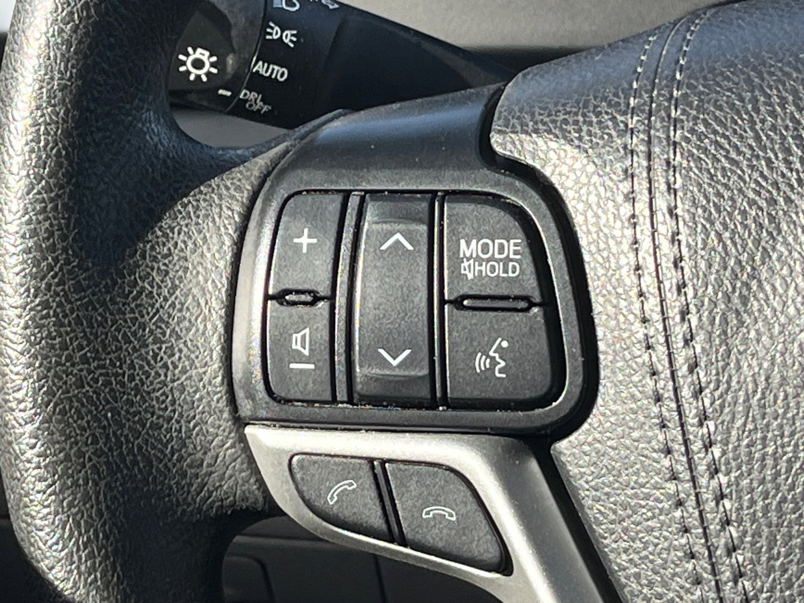 Used 2019 Toyota Highlander LE FWD image 20