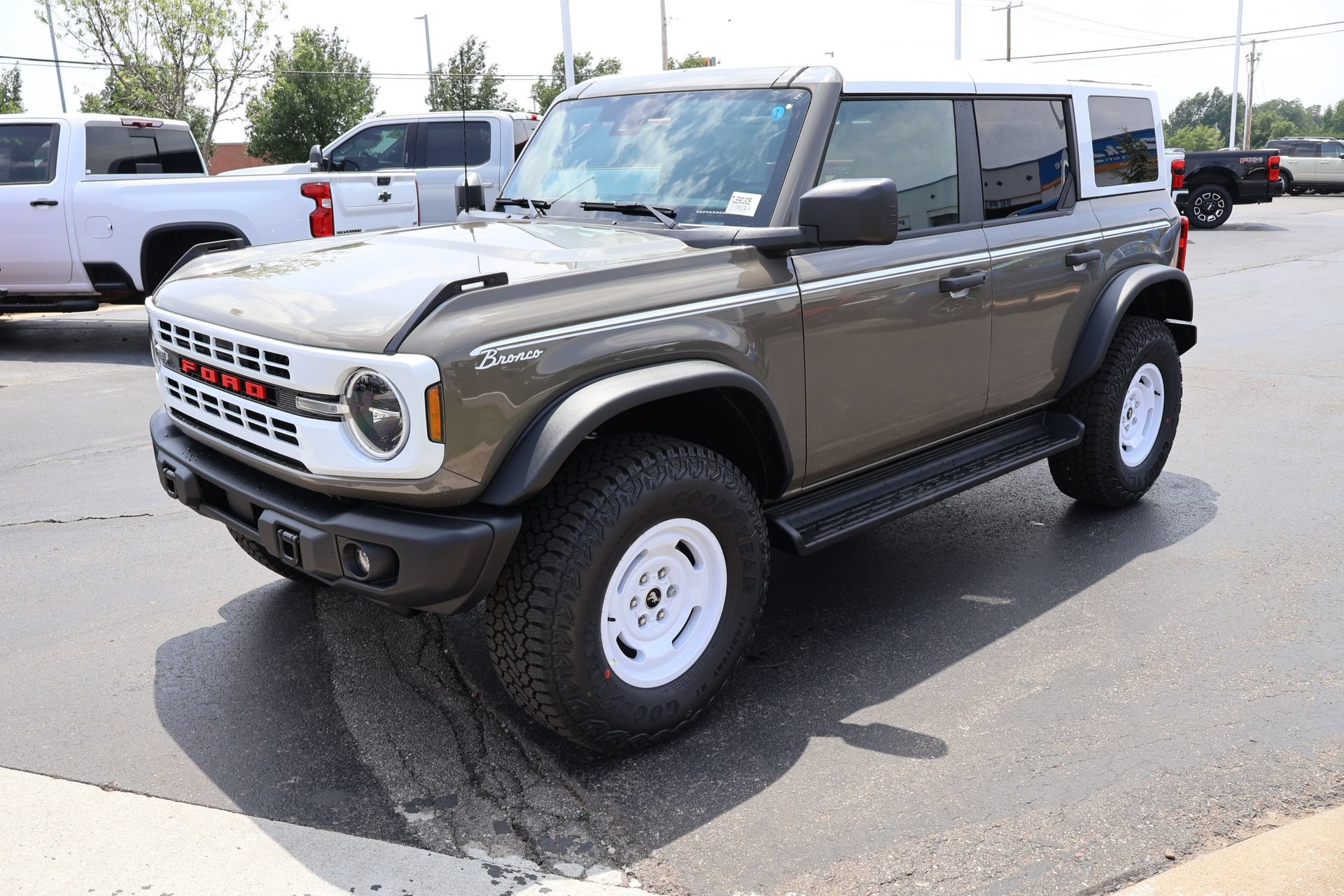 New 2026 Ford Bronco Heritage Edition AWD/4WD image 13