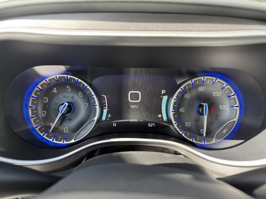Used 2023 Chrysler Pacifica Touring-L FWD image 24