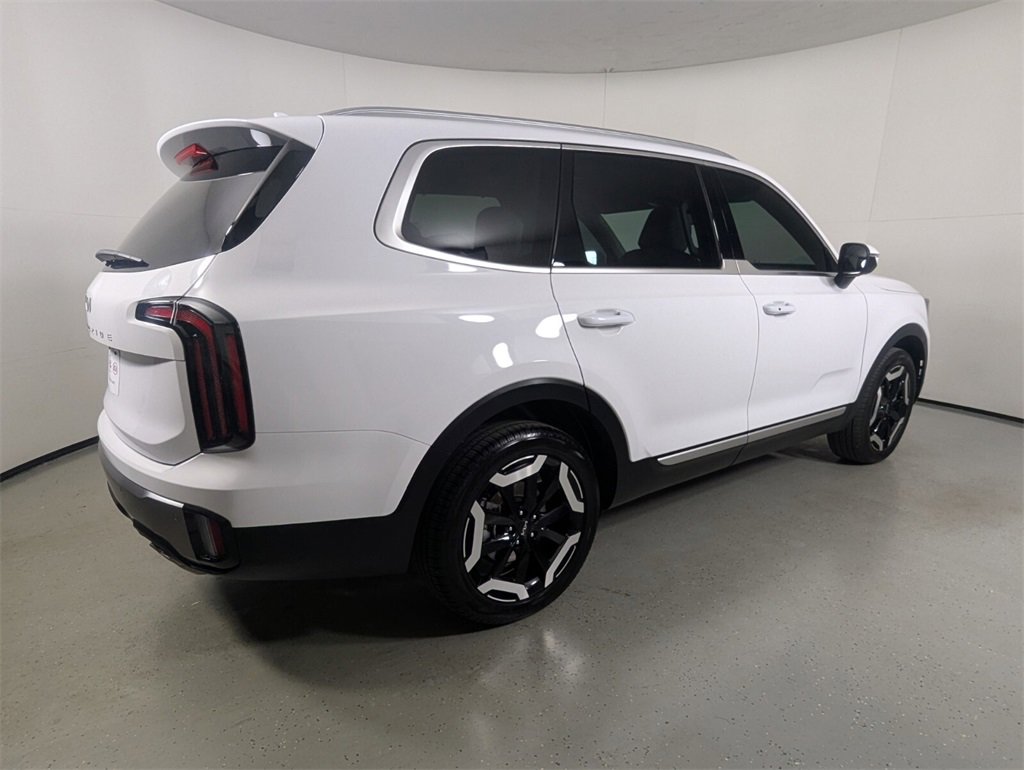 Used 2025 Kia Telluride EX image 7