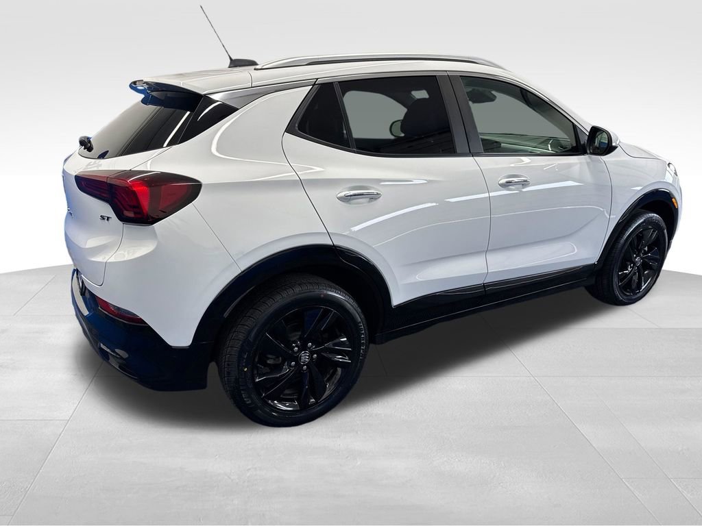 Used 2024 Buick Encore GX Sport Touring AWD/4WD image 5