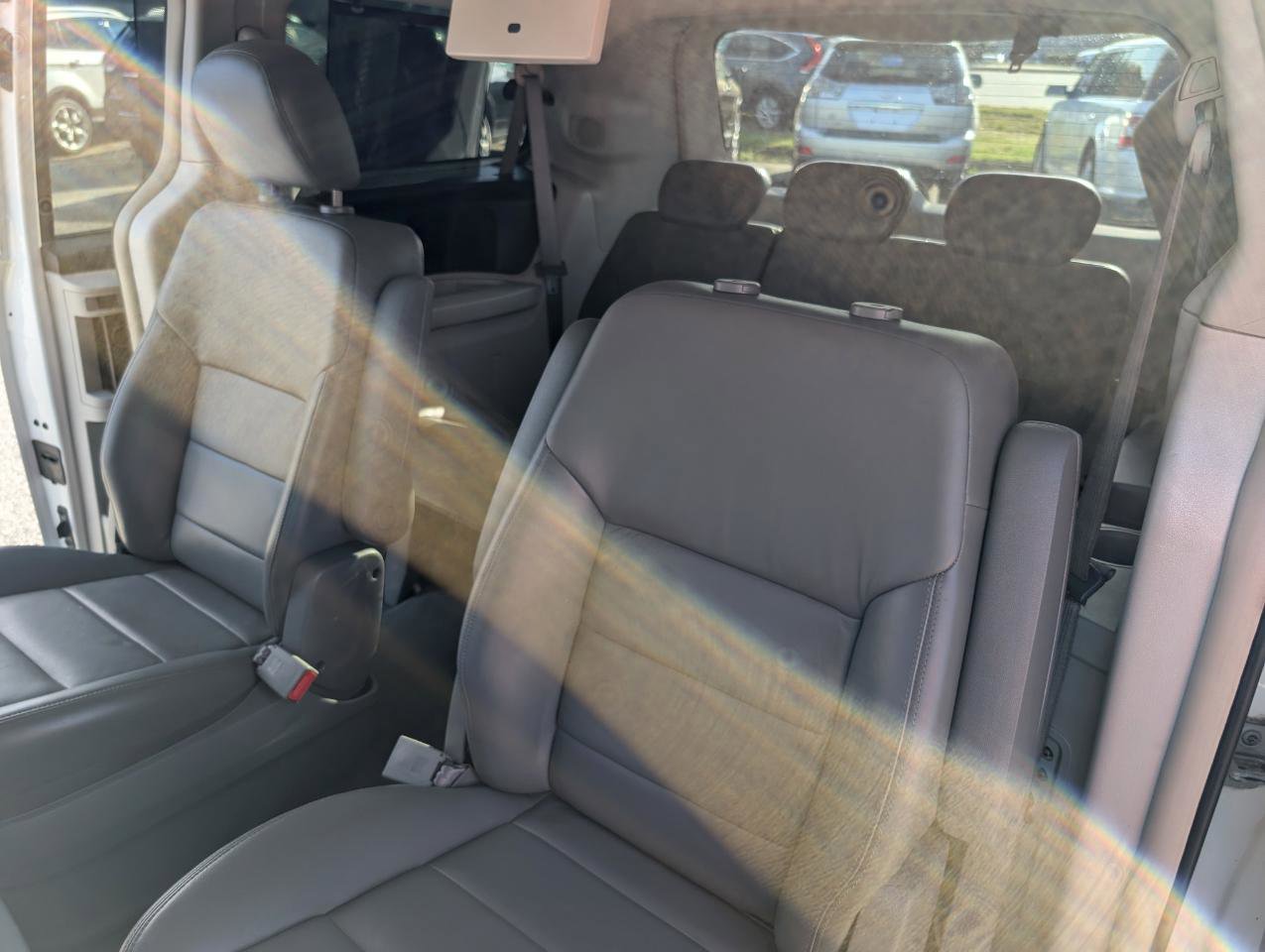 Used 2010 Volkswagen Routan SEL image 28