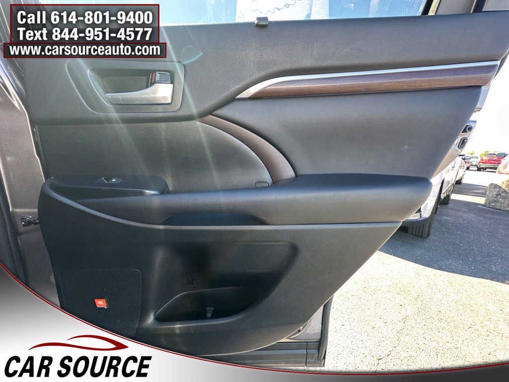 Used 2016 Toyota Highlander Limited AWD/4WD image 32