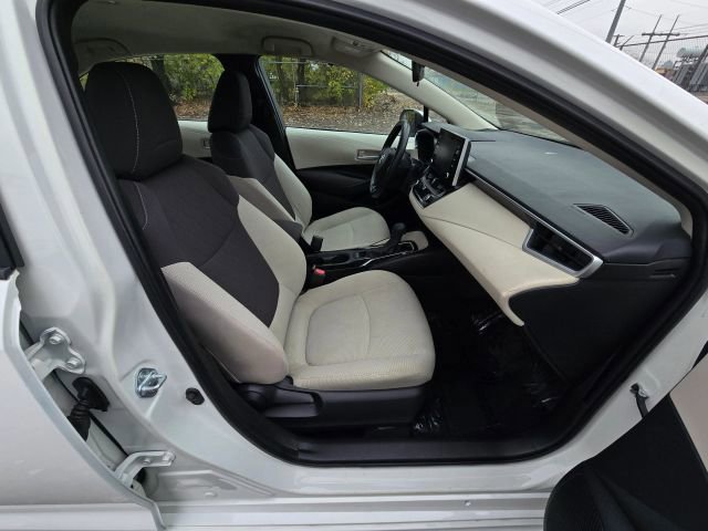 Used 2021 Toyota Corolla LE image 15