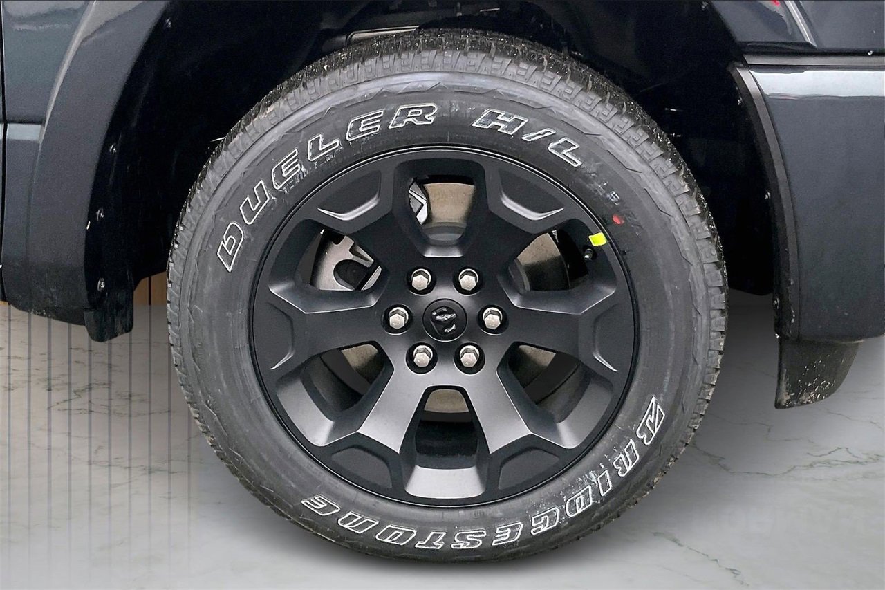 New 2026 RAM 1500 4x4 Crew Cab image 33