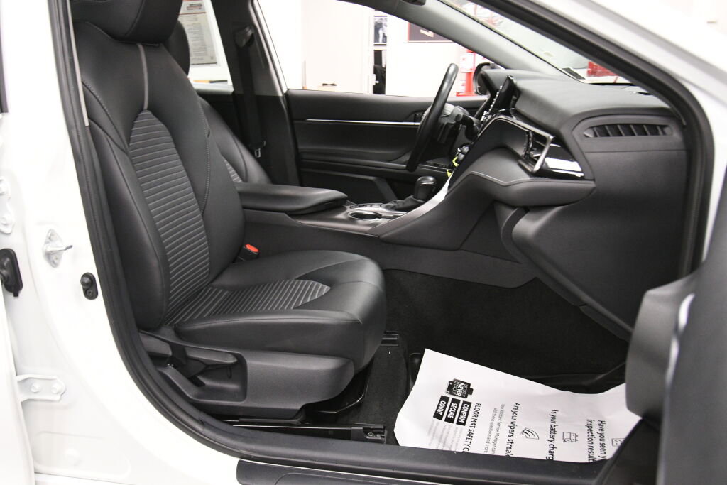 Used 2023 Toyota Camry SE AWD/4WD image 25