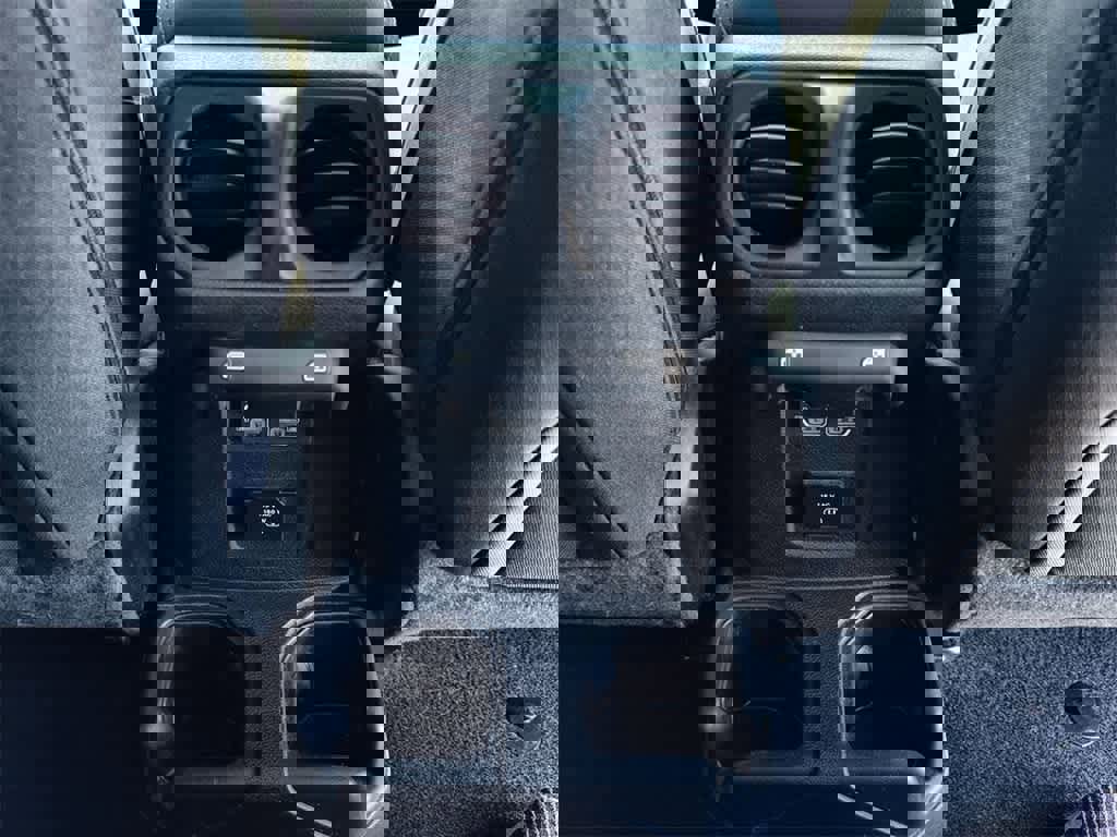 Used 2021 Jeep Wrangler Unlimited Sahara w/ Cold Weather Group image 20