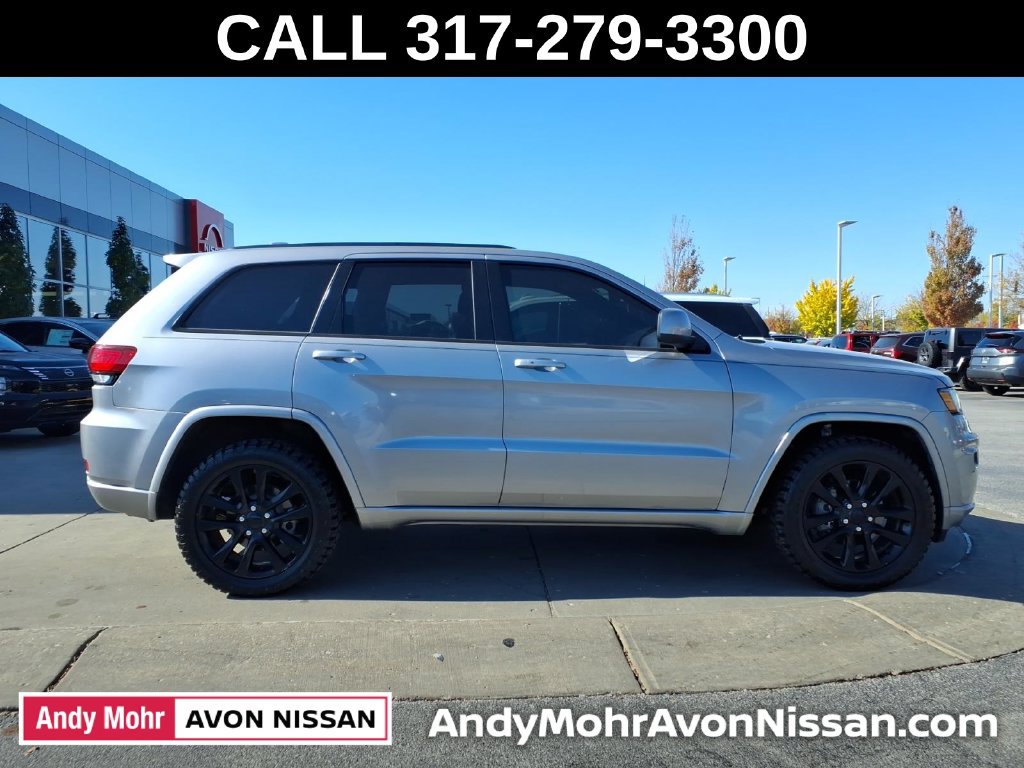 Used 2019 Jeep Grand Cherokee Altitude AWD/4WD image 8
