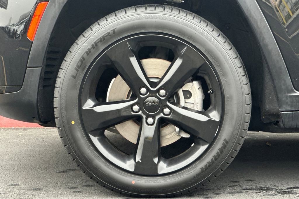 Used 2021 Jeep Grand Cherokee L Laredo image 28