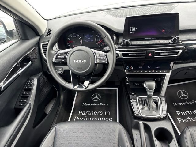 Certified 2023 Kia Seltos EX image 14