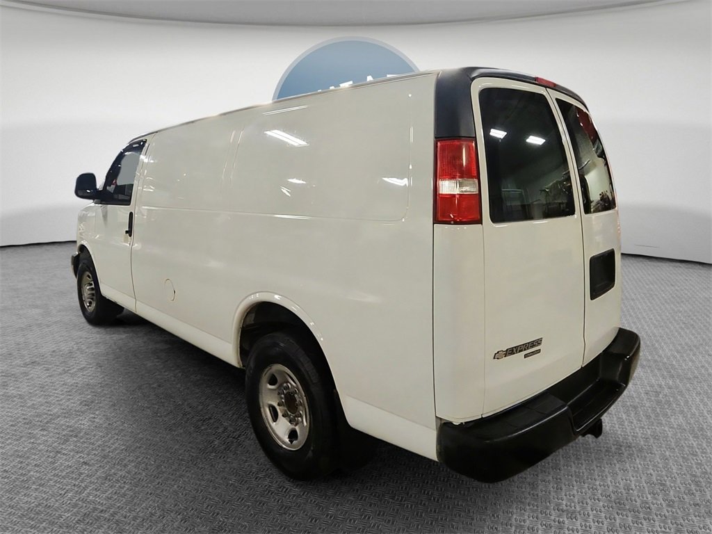 Used 2016 Chevrolet Express 2500 image 6