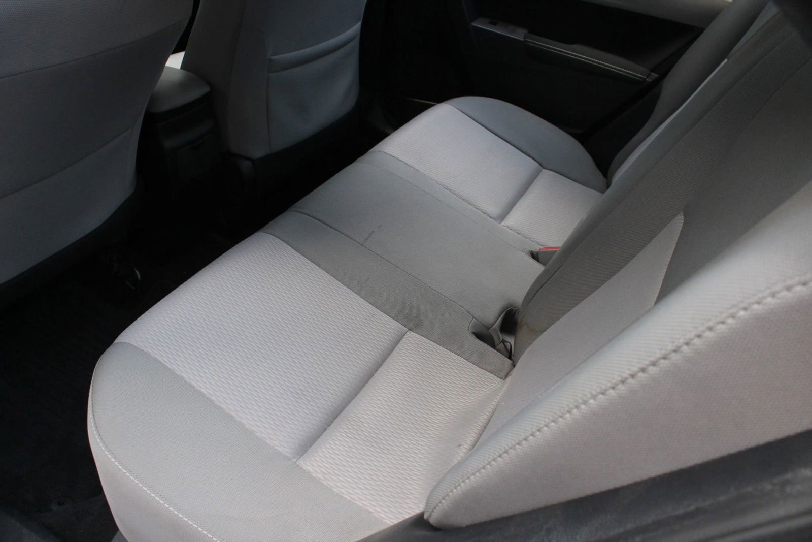 Used 2014 Toyota Corolla LE FWD image 21