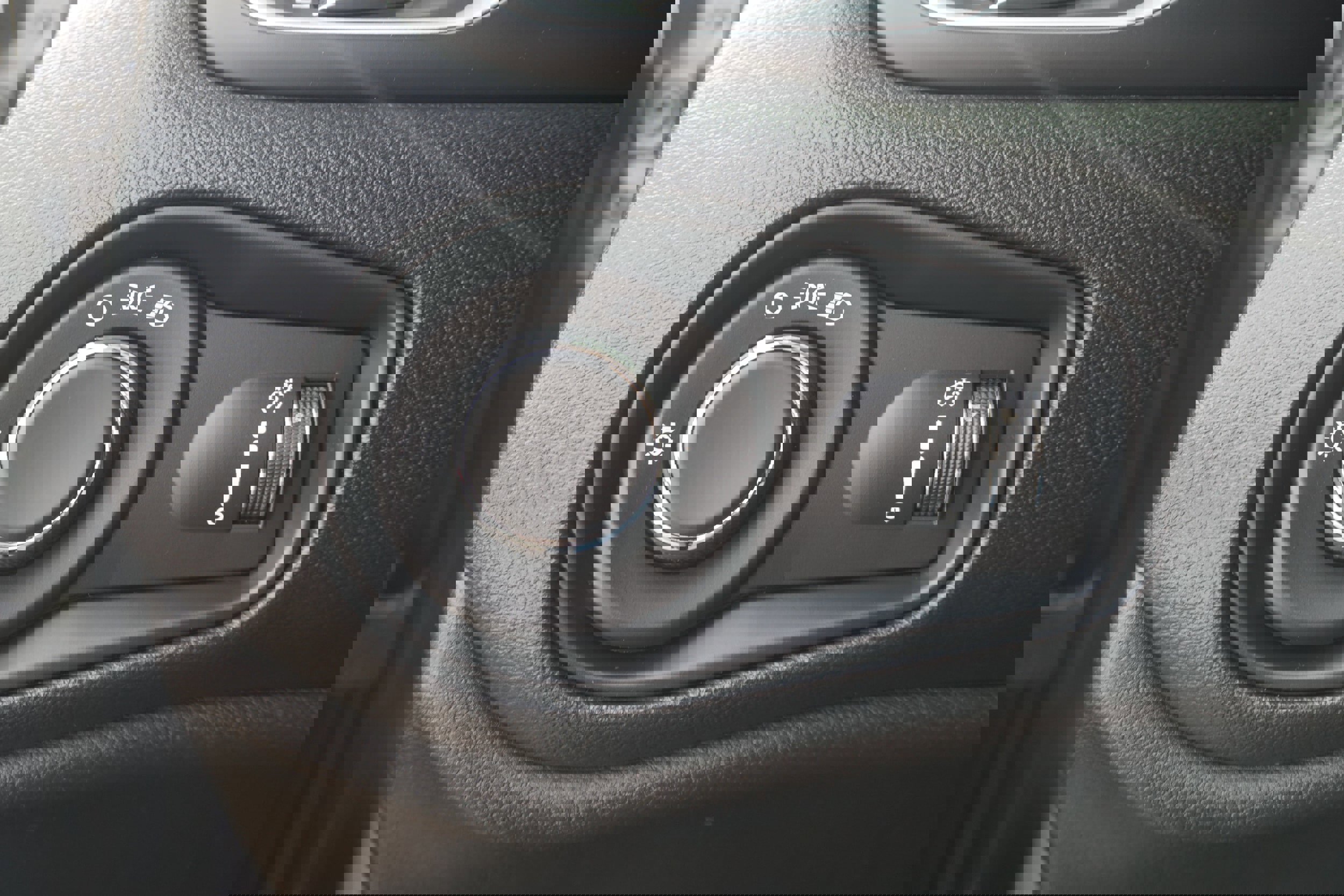 Used 2021 Jeep Renegade Sport image 15