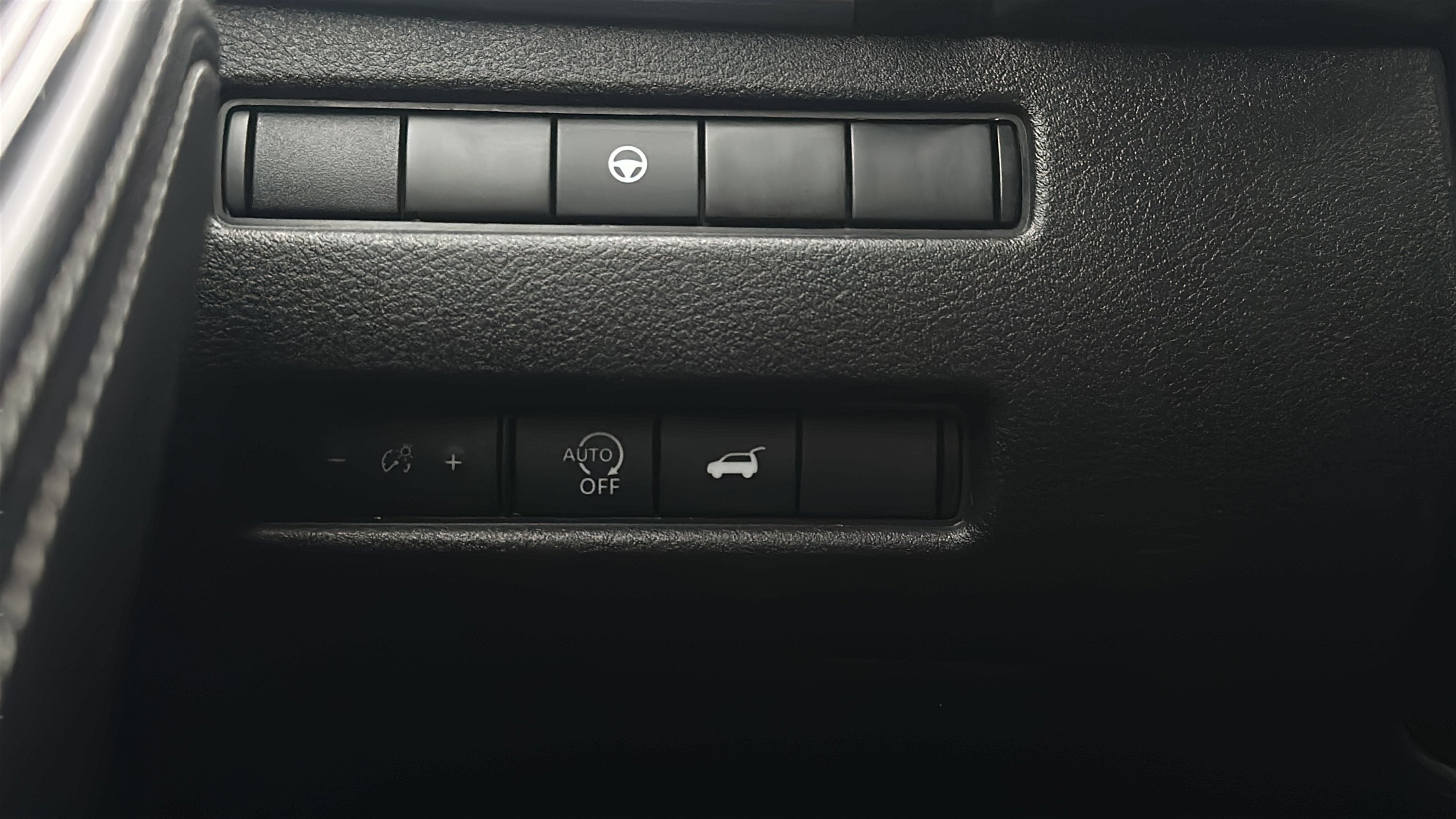Used 2024 Nissan Rogue SV AWD/4WD image 19