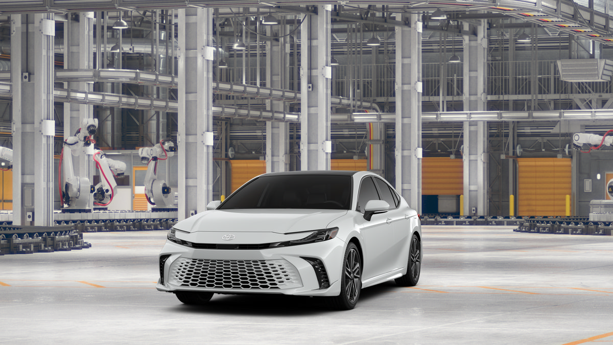 New 2026 Toyota Camry Hybrid FWD image 18