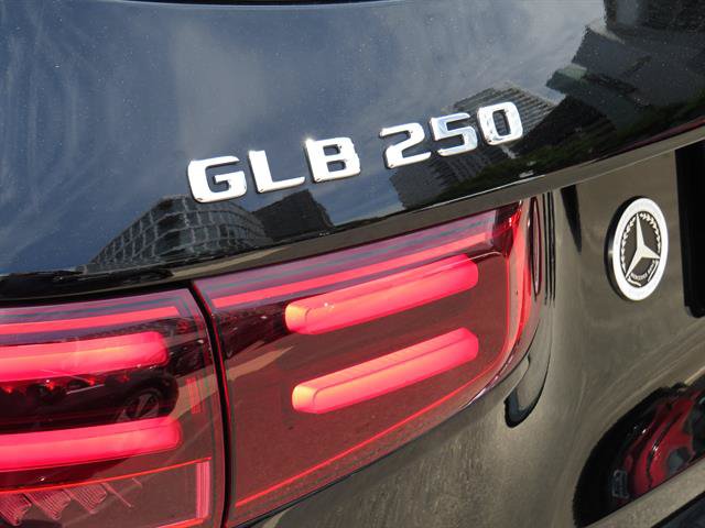 Certified 2024 Mercedes-Benz GLB 250 4MATIC image 25