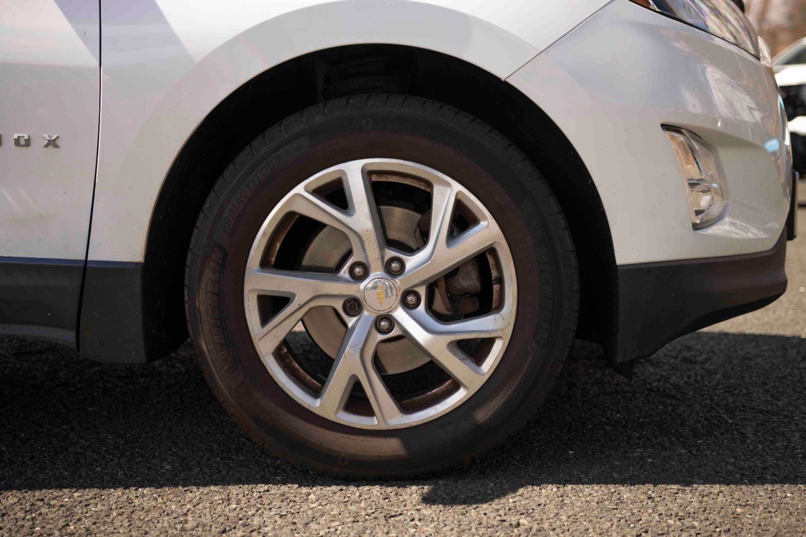 Used 2018 Chevrolet Equinox LT w/ Sun & Infotainment Package image 25