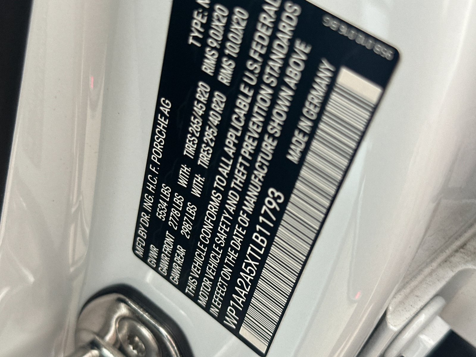 New 2026 Porsche Macan AWD/4WD image 27