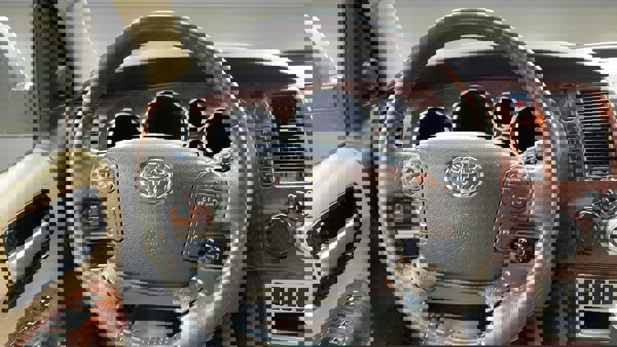 Used 2008 Toyota Sequoia Limited image 25