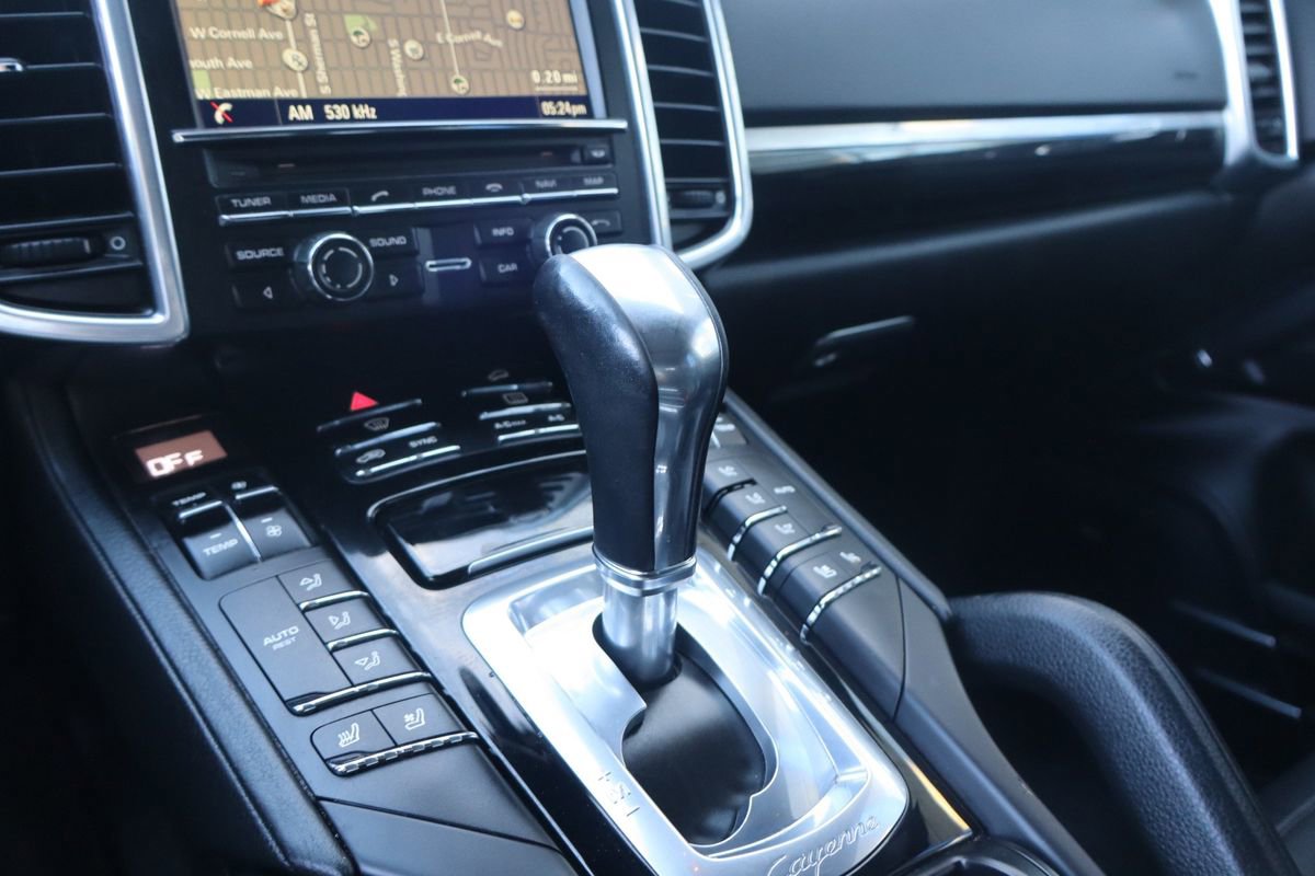 Used 2016 Porsche Cayenne image 21