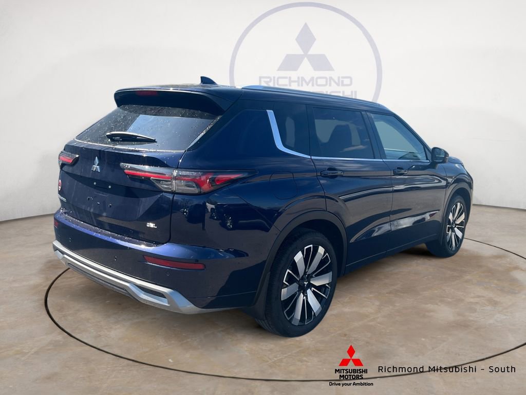 New 2026 Mitsubishi Outlander SEL FWD image 3